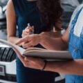 Co mechanik sprawdza podczas przeglądu samochodu jesienią?