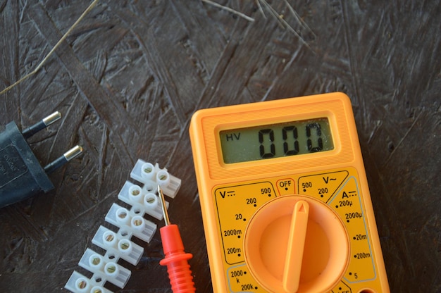 Co wpływa na koszt pomiarów elektrycznych?