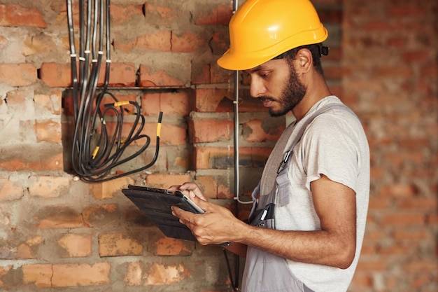 Ile zapłacimy za sprawdzenie instalacji elektrycznej w domu?