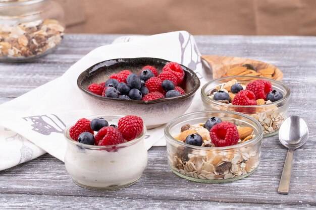 Jak przygotować pyszny domowy jogurt owocowy?