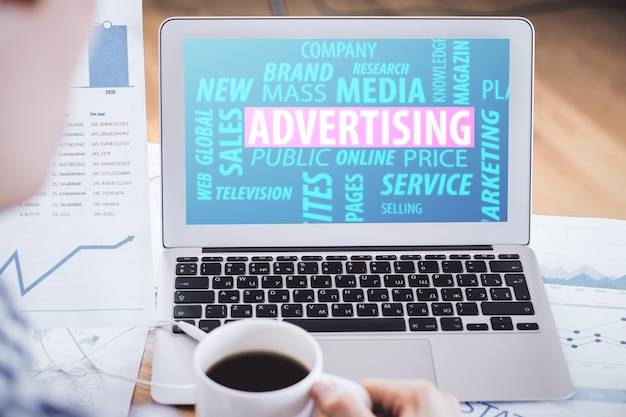 Jak wygląda kampania reklamowa od kuchni?